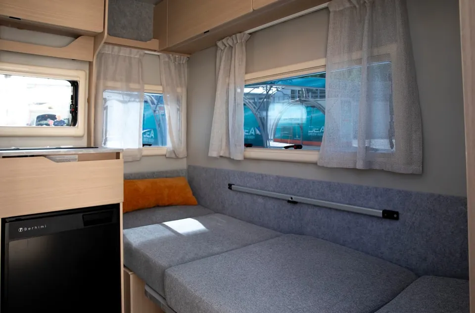 Comedor de la VDK V370F convertido en cama